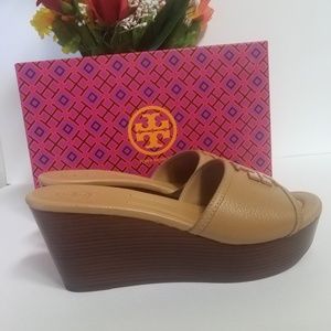 Lowell 80mm wedge sandal size 8.5 M